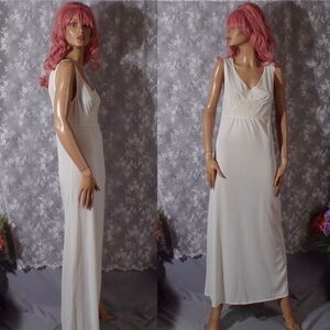 Vintage 70s Nightgown 1970s Maxi White Nylon Bridal Wedding Retro Size Medium